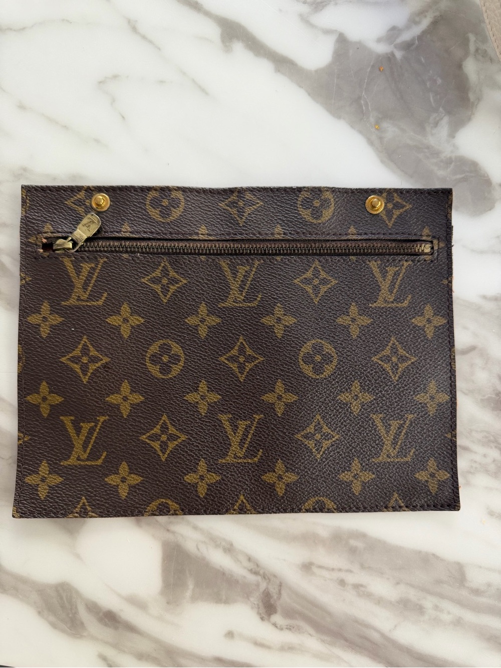 Louis Vuitton Monogram Randonnee
Pouch Insert Pochette